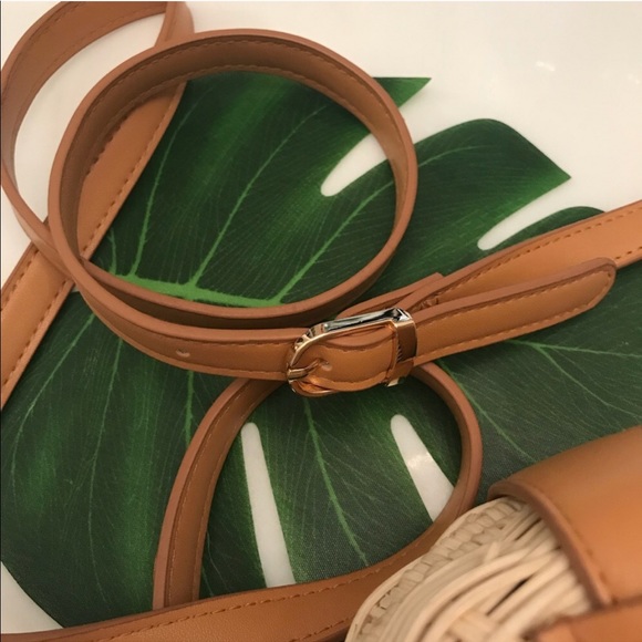 Straw crossbody bag 🥥💛☀️🔆 - Picture 5 of 6